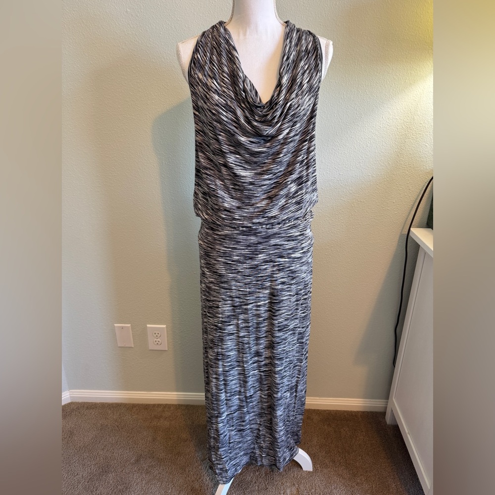 Trina Turk Black and White Women's Maxi Sleeveless Dress Size Medium